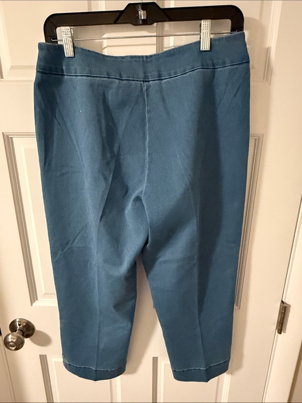 Lulu-B Bangladine rhinestone-embellished pull-on capri jeans light denim Size 8 - Picture 5 of 5